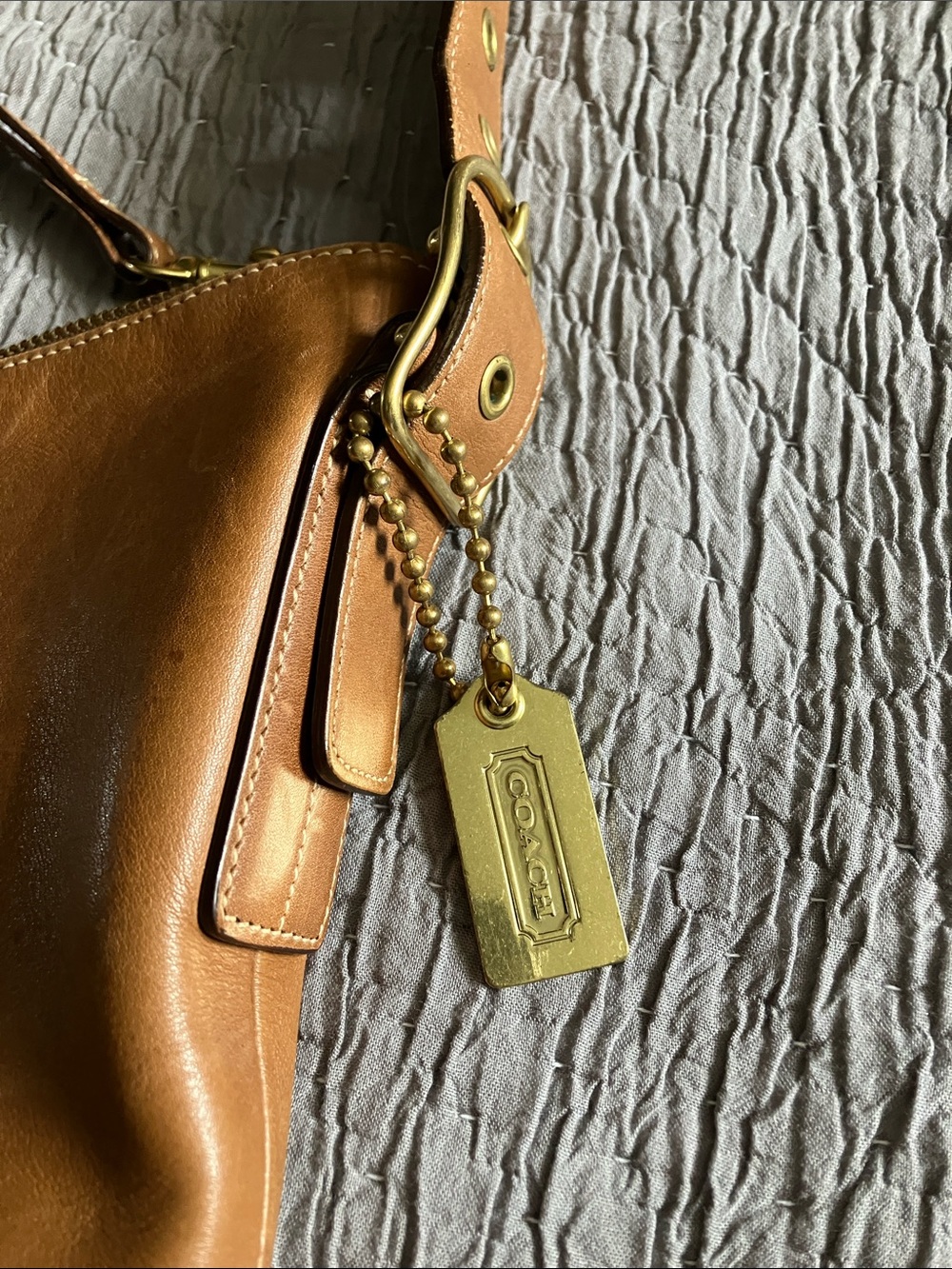 COACH. Vintage Leather Slim Duffle Bag in Tan with Brass Hardware. Great Shape! - Picture 2 of 16